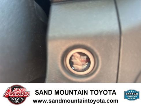 Used 2024 Nissan Frontier SV w/ SV Convenience Package image 17