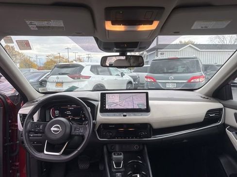 Used 2024 Nissan Rogue SL image 20