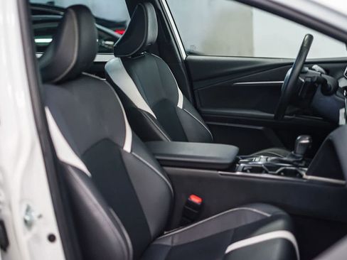 Used 2025 Toyota Camry SE image 16