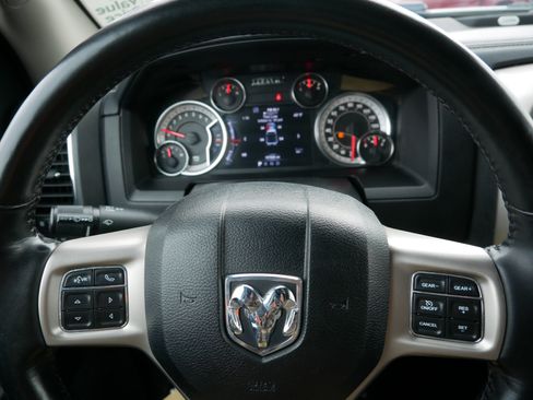 Used 2017 RAM 1500 Laramie image 25