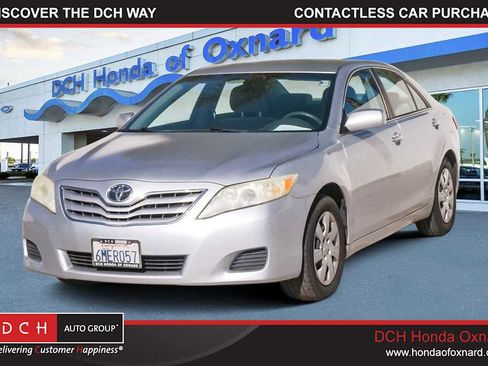 Used 2011 Toyota Camry LE image 1
