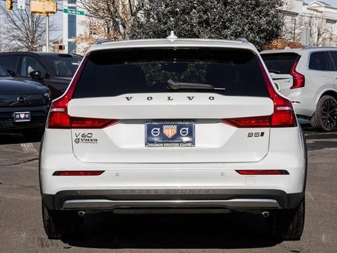 Certified 2024 Volvo V60 B5 Cross Country Ultimate image 5