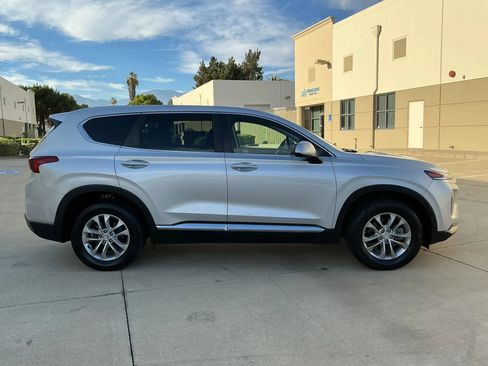 Used 2019 Hyundai Santa Fe SE AWD/4WD image 4