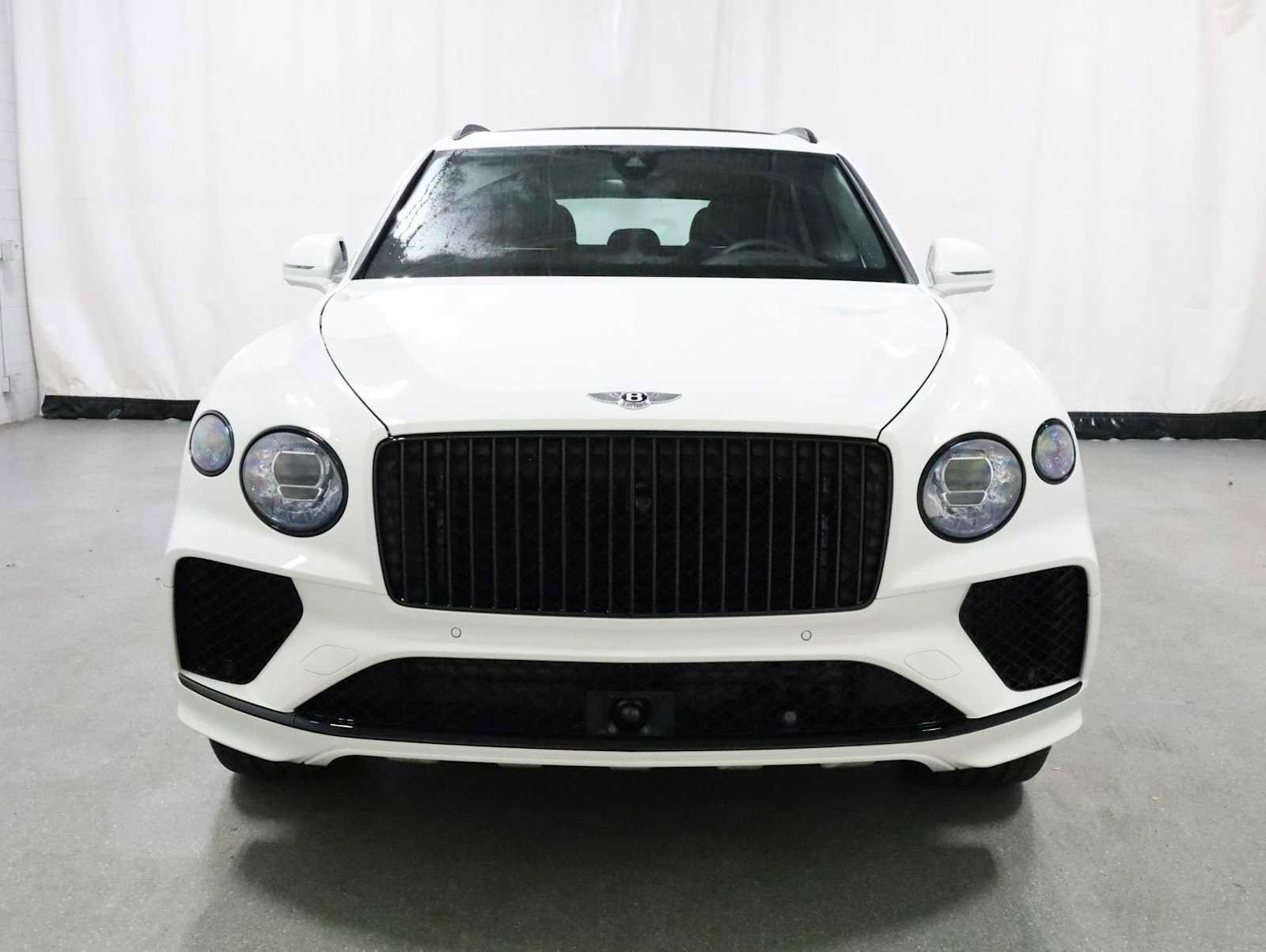 Used 2024 Bentley Bentayga AWD/4WD image 14