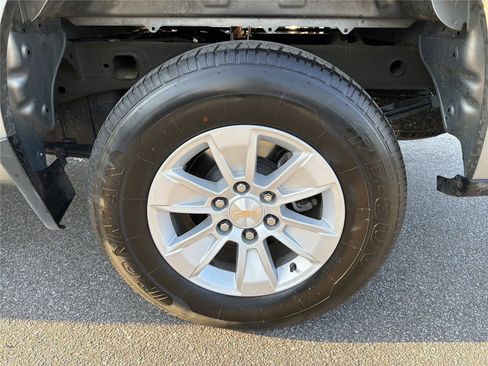 Used 2025 Chevrolet Silverado 1500 LT AWD/4WD image 19