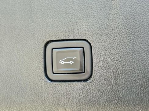 Certified 2023 Chevrolet Traverse RS AWD/4WD image 14