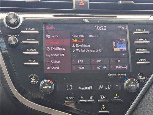 Used 2018 Toyota Camry XSE image 13