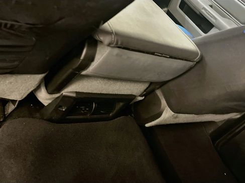 Used 2020 RAM 1500 Classic SLT AWD/4WD image 28