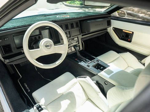 Used 1988 Chevrolet Corvette Coupe image 4