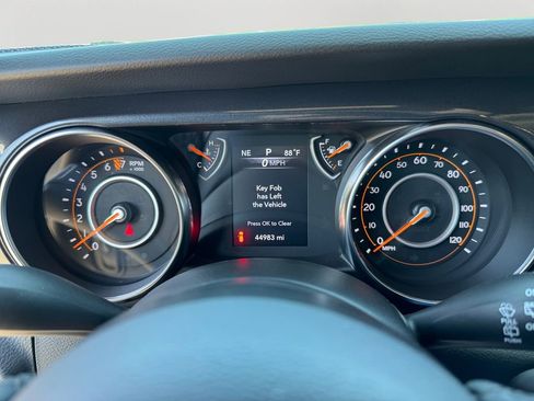 Used 2022 Jeep Wrangler Unlimited Sport image 29