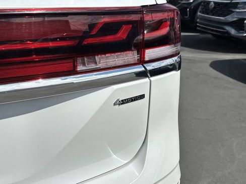 Certified 2025 Volkswagen Atlas SEL Premium R-Line image 6