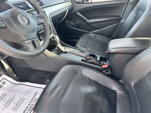 Used 2013 Volkswagen Passat 2.5 S image 3