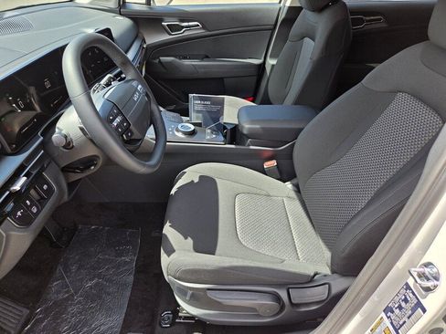 New 2026 Kia Sportage LX FWD image 6