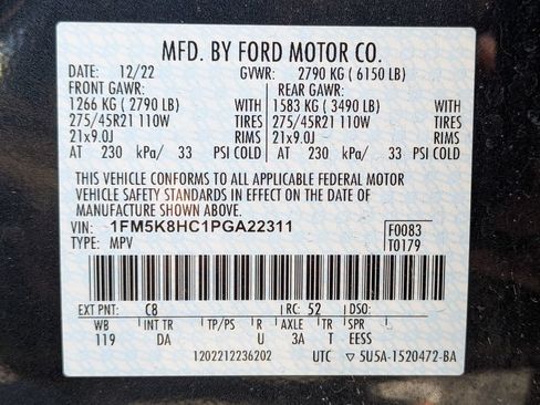 Used 2023 Ford Explorer Platinum w/ Technology Package AWD/4WD image 30