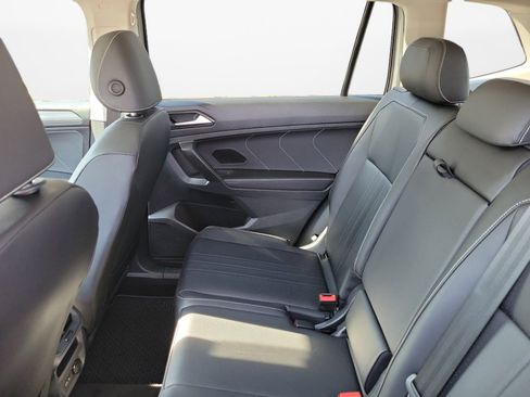 Certified 2023 Volkswagen Tiguan SE w/ Panoramic Sunroof Package image 14