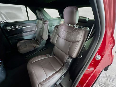 New 2026 Ford Explorer Platinum image 31