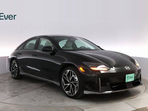 Used 2024 Hyundai Ioniq 6 Limited image 4