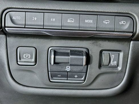 Used 2022 Cadillac Escalade Sport w/ Touring Package AWD/4WD image 15