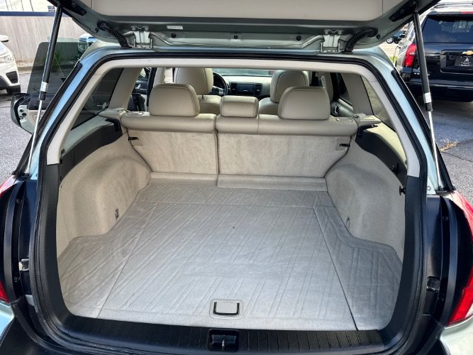 Used 2009 Subaru Outback 2.5i Limited w/ Popular Equipment Group 2B AWD/4WD image 13