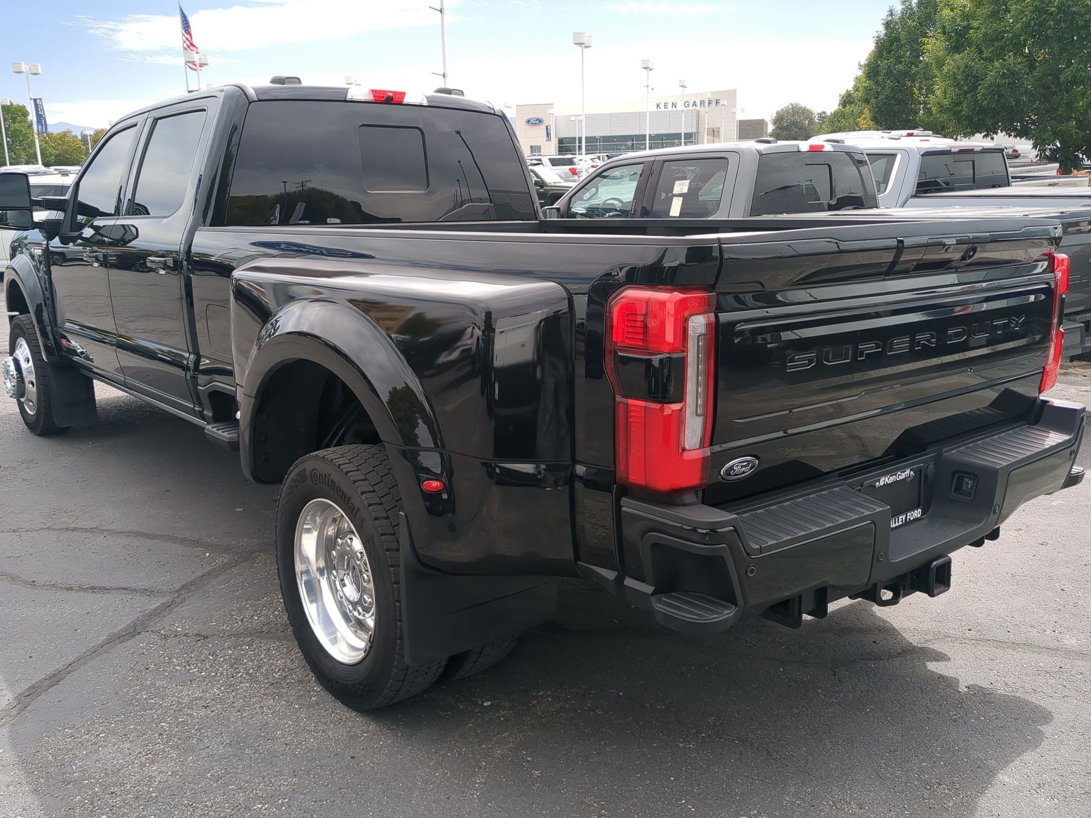Used 2026 Ford F450 Platinum w/ FX4 Off-Road Package AWD/4WD image 8