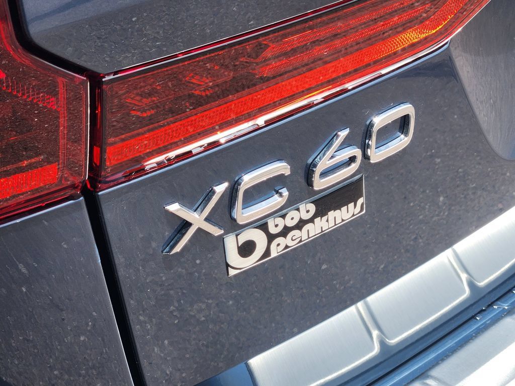 New 2026 Volvo XC60 T8 Plus w/ Climate Package PRO AWD/4WD image 31