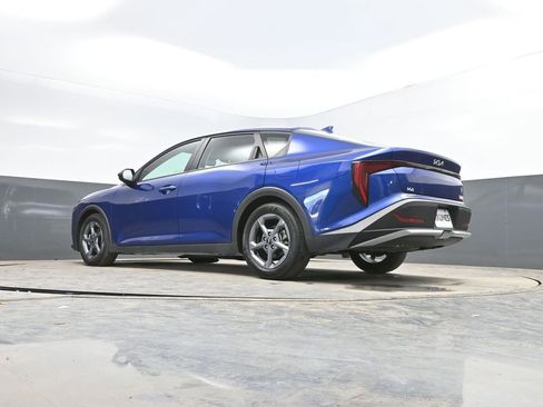 Used 2025 Kia K4 LXS image 35