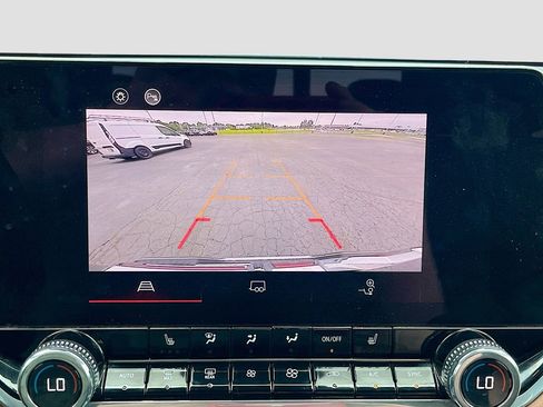 Used 2024 GMC Canyon AT4 w/ Canyon Safety Plus Package AWD/4WD image 14
