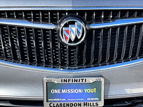 Used 2018 Buick Enclave Essence image 12