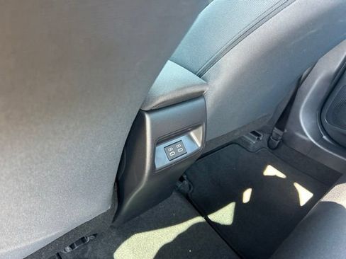 Used 2025 Toyota Corolla LE FWD image 9