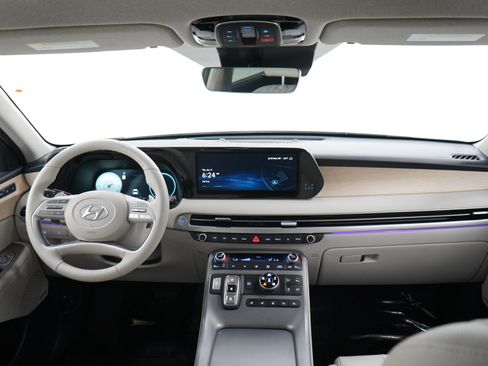 Certified 2024 Hyundai Palisade Limited AWD/4WD image 14