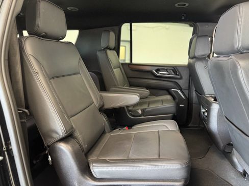Used 2025 GMC Yukon XL Denali image 25