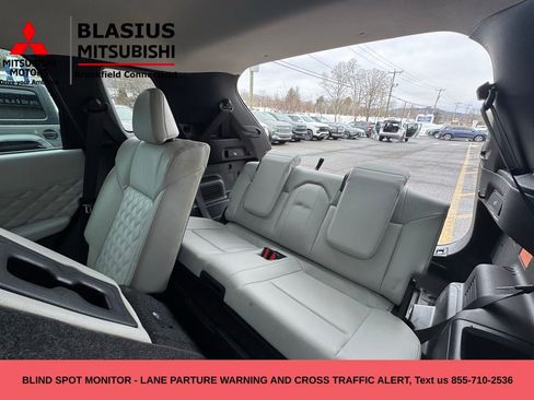 Used 2023 Mitsubishi Outlander SEL image 13