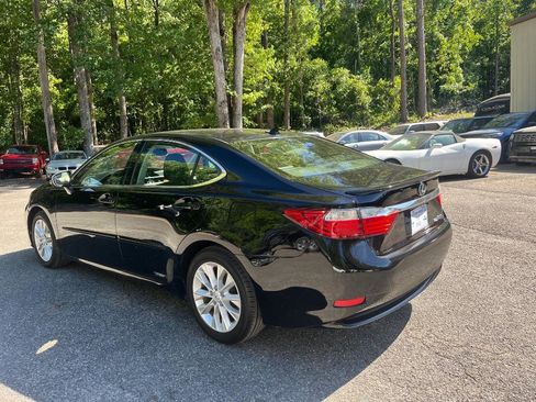 Used 2013 Lexus ES 300h w/ Luxury Pkg FWD image 5