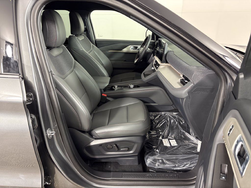 New 2027 Ford Explorer Active w/ Active Comfort Package RWD image 5