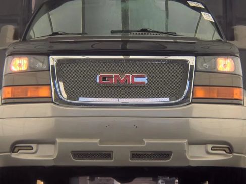Used 2016 GMC Savana 2500 RWD image 3