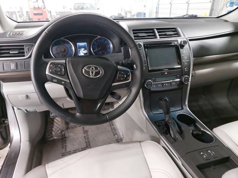 Used 2016 Toyota Camry XLE FWD image 18