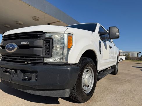 Used 2017 Ford F250 XL w/ Power Equipment Group image 9