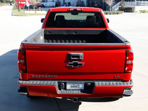 Used 2019 Chevrolet Silverado 1500 Custom w/ Custom Convenience Package image 14