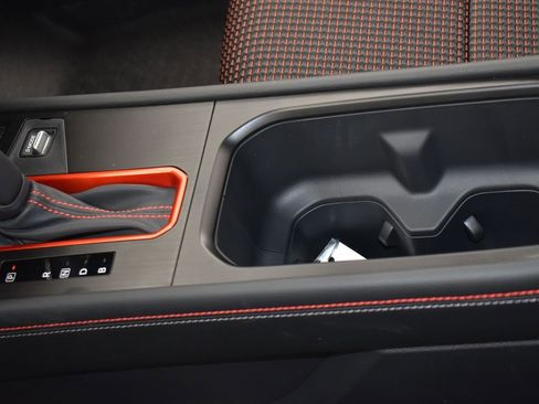 Certified 2025 Nissan Kicks SR image 17