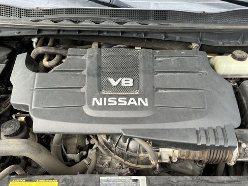 Used 2017 Nissan Titan SV image 35