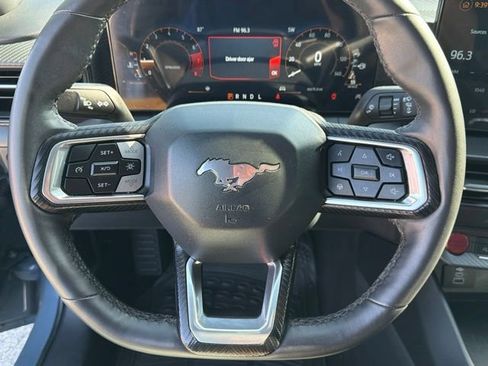 Used 2025 Ford Mustang Coupe RWD image 27