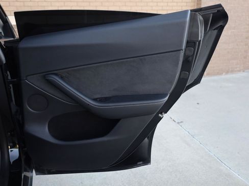 Used 2022 Tesla Model Y Performance AWD/4WD image 15