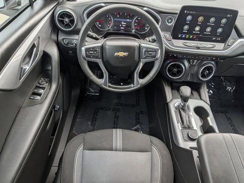 Used 2024 Chevrolet Blazer LT w/ Convenience Package FWD image 11