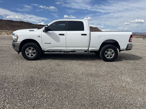 Used 2024 RAM 2500 Big Horn w/ Off Road Package AWD/4WD image 5