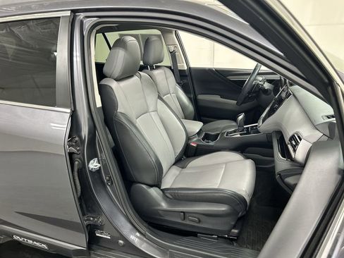 Used 2025 Subaru Outback Limited AWD/4WD image 24