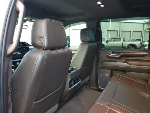 Used 2024 GMC Sierra 3500 Denali w/ Denali Reserve Package AWD/4WD image 10