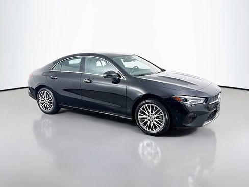 Used 2025 Mercedes-Benz CLA 250 4MATIC image 3