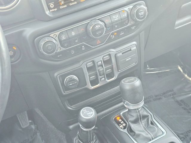 Used 2021 Jeep Wrangler Unlimited Sahara AWD/4WD image 35