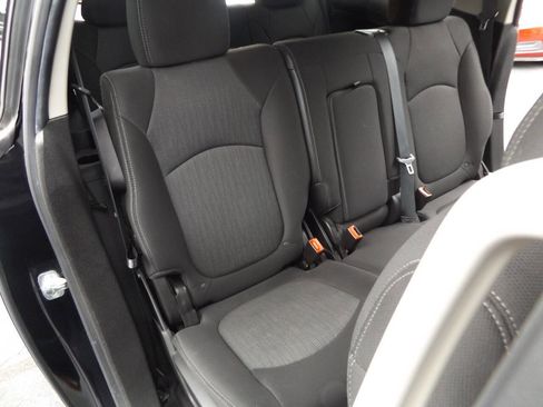 Used 2014 Chevrolet Traverse LT image 25