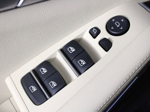 Used 2022 BMW X5 xDrive45e w/ Premium Package image 22